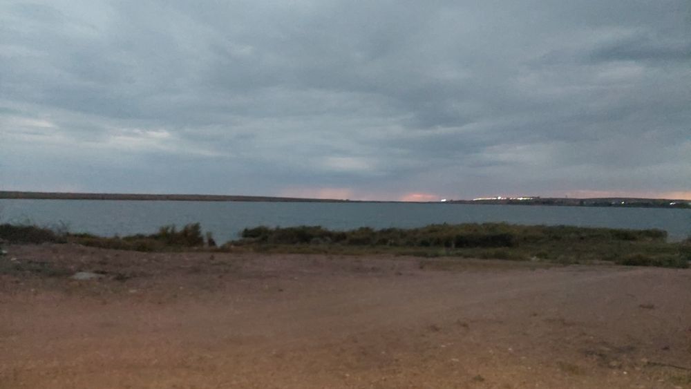 Дача на берегу солёного озера