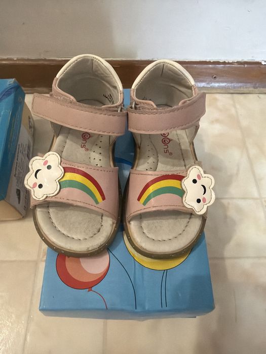 Продам детскую обувь