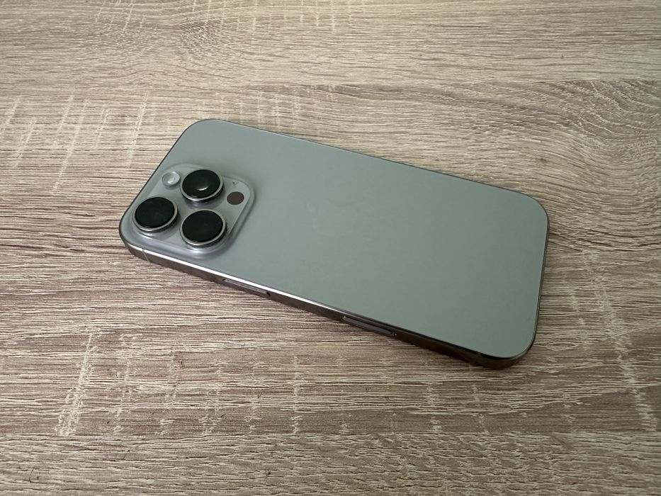  iPhone 16 Pro ••128GB•• //iOS 26.0.1// „Natural Titanium“ 
