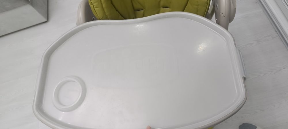 Стульчик со столиком для кормления Chicco