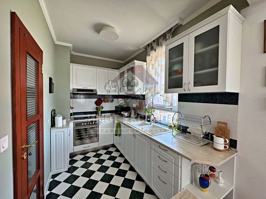 Продава се Етаж от къща в Асеновград - 255 кв.м за 981 €/кв.м - Снимка #7