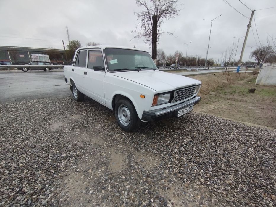 Vaz 2107 sotiladi