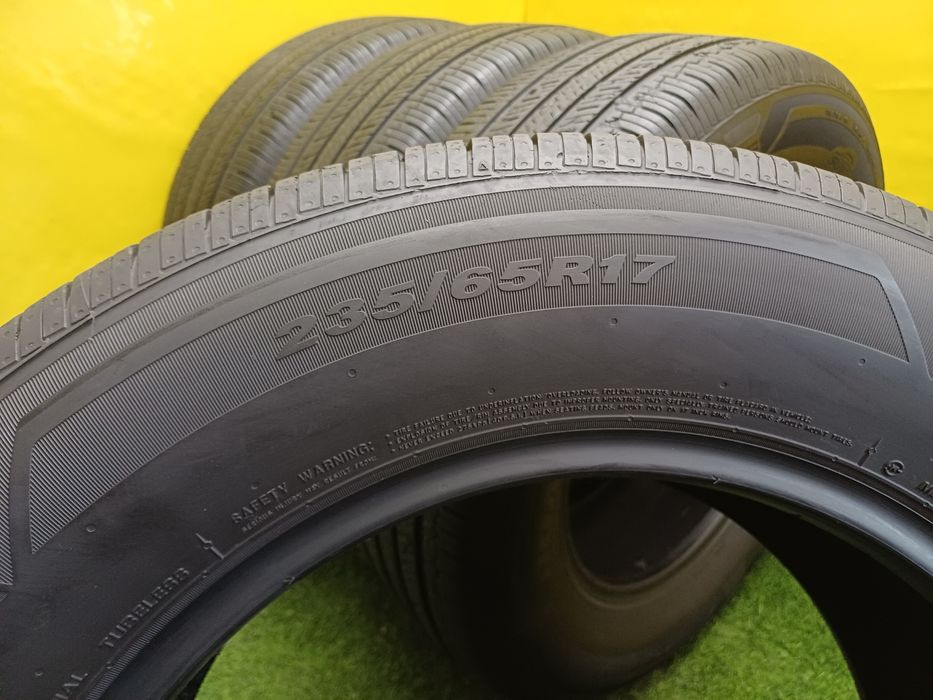 Шины 235/65 R17 Nexen комплект.
