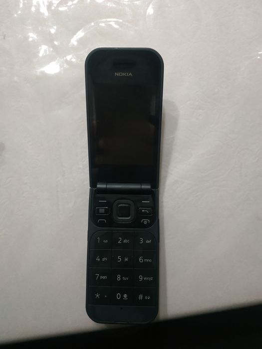 Nokia.2720 Flip yengi
