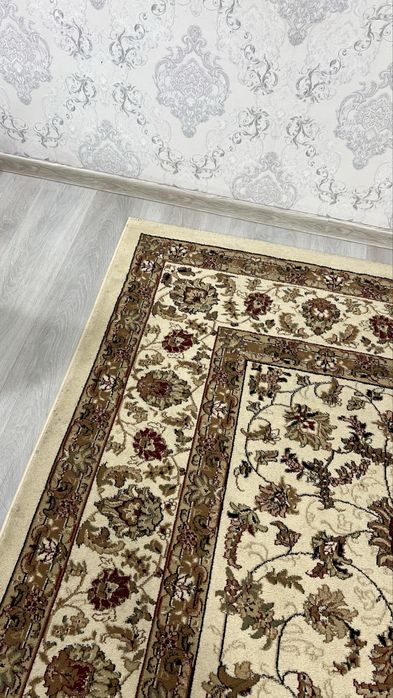 Әдемі кілем сатылады. Продается паласы