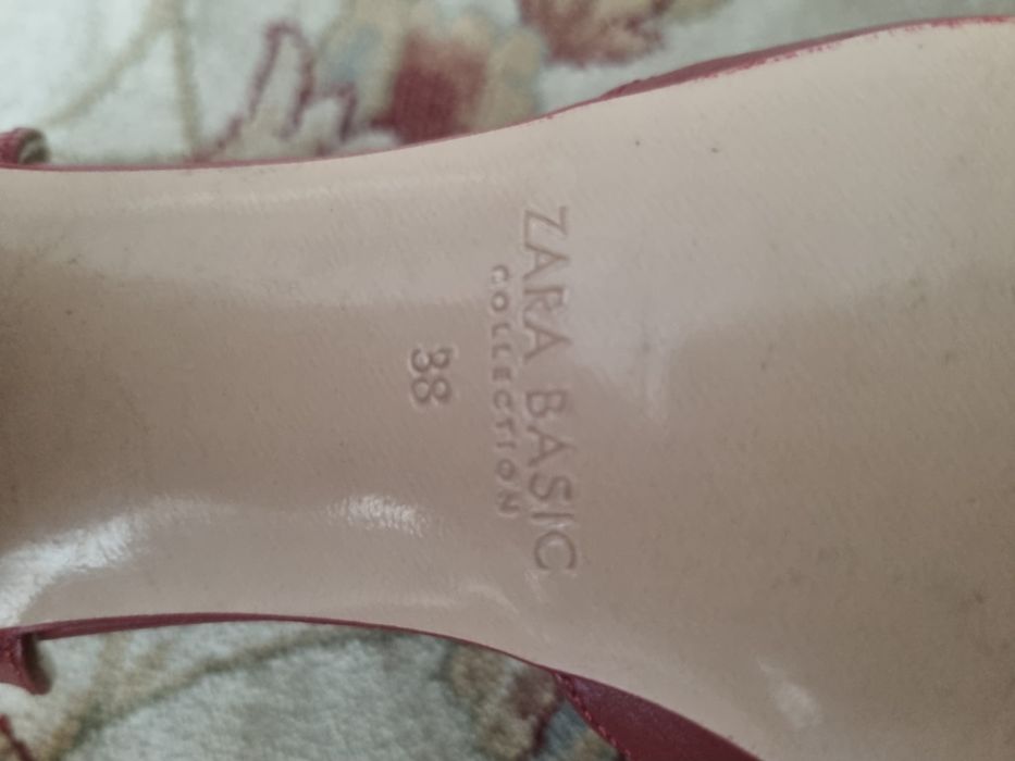 Продам босоножки в отличном состоянии.