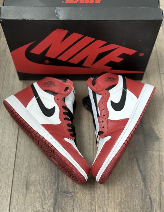 Jordan 1 mid red