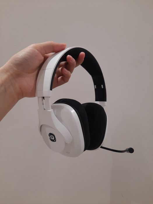 Quloqchin mikrafonli