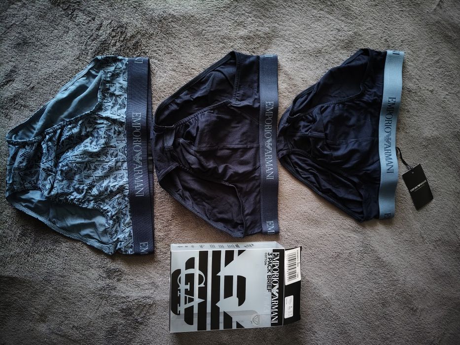 Emporio Armani set 3 chiloți bărbătești culoare bleumarin-albastru  mărimea S noi originali