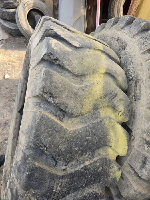 Резина на грейдер 17,5 R25