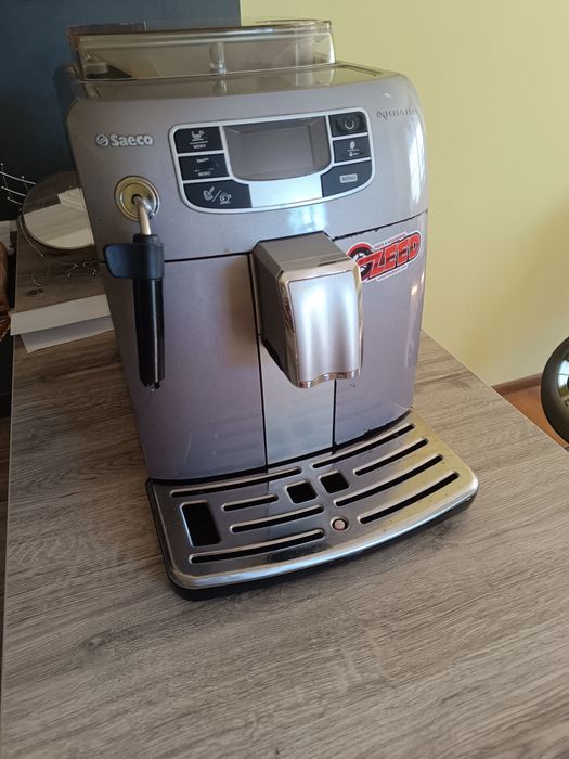 Кафе машина робот - Saeco