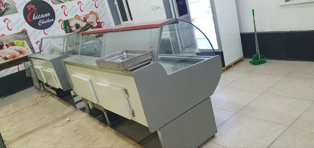 Продаётся 2 холодильник витрина.