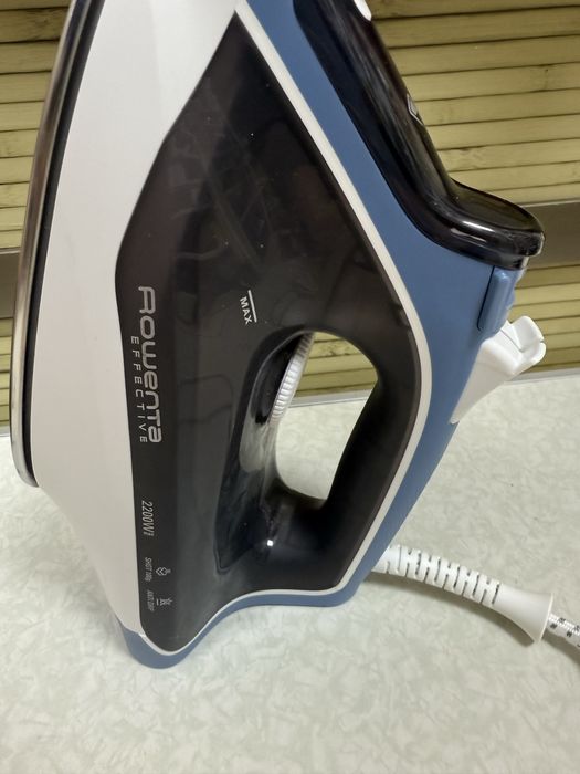 Парна ютия Rowenta Effective DX1531