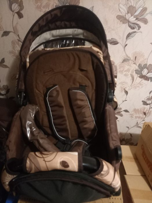 Продам коляску,санки.