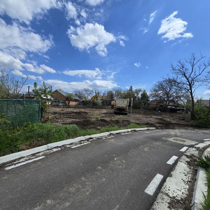 Persoana fizica, vând teren in Aroneanu