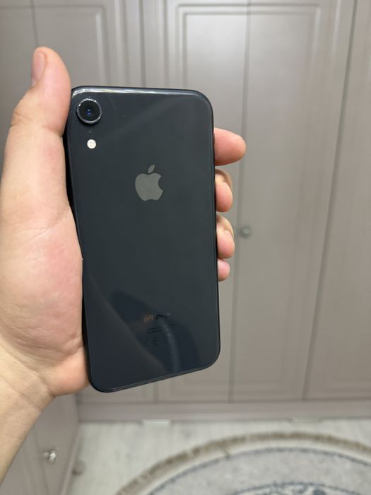 Продам Телефон iPhone XR 64Gb