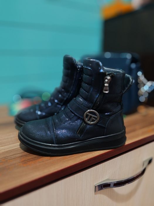 Сапожки демисезонные.