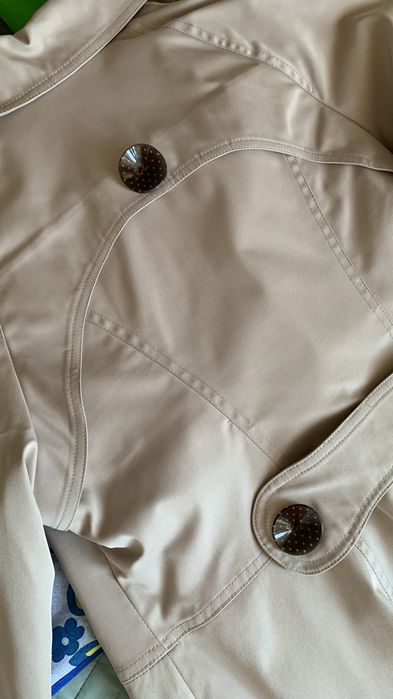 Плащ шикарный на 48 размер