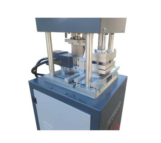 Presă Hidraulică pentru Tăierea și Decuparea de Profilelor Metalice