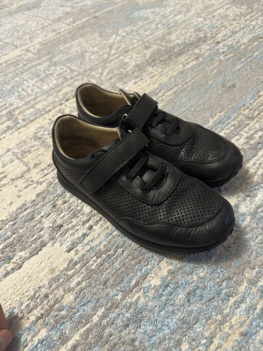 туфли кожанные.