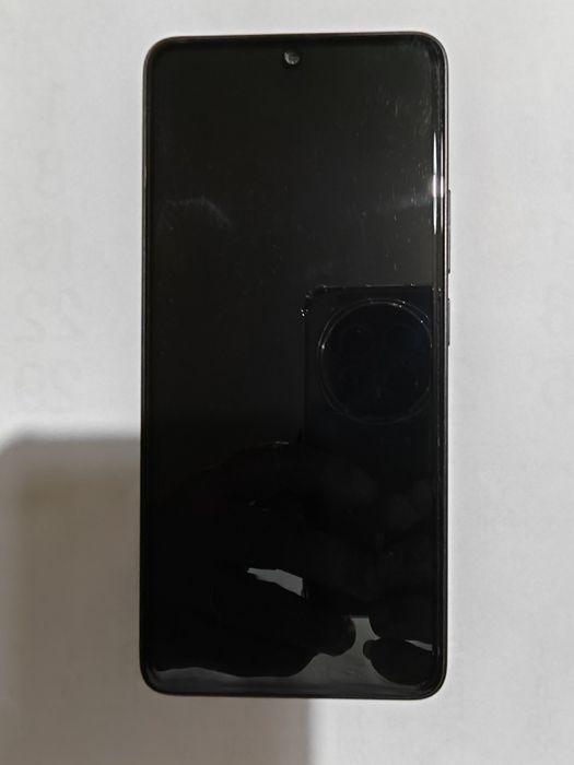 Телефон: Redmi Note 13