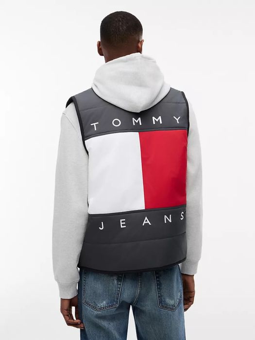 Продам безрукавку от Tommy