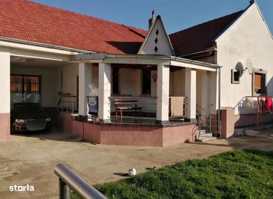 Proprietate Cu 2 Case Și Curte\Valea Timișului\Jud.cs