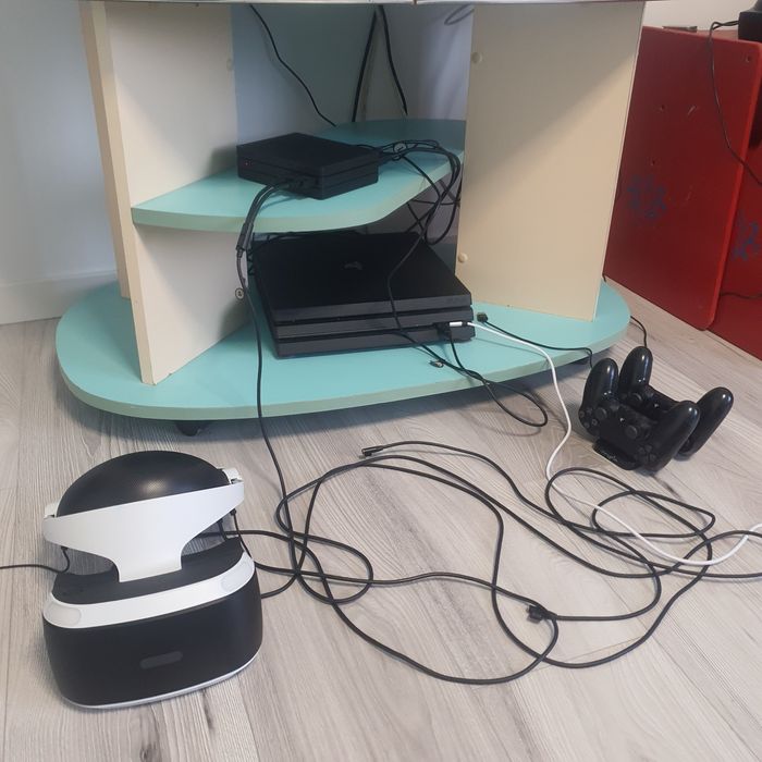 Vand ps4 pro cu kit vr