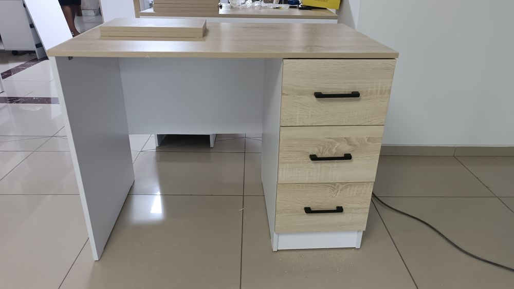 Tashkilotlar va institutlar uchun mebellar