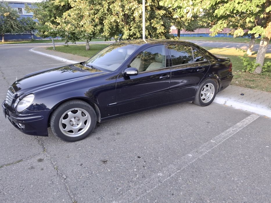 Vând Mercedes E class 210  Automatic din 2003
