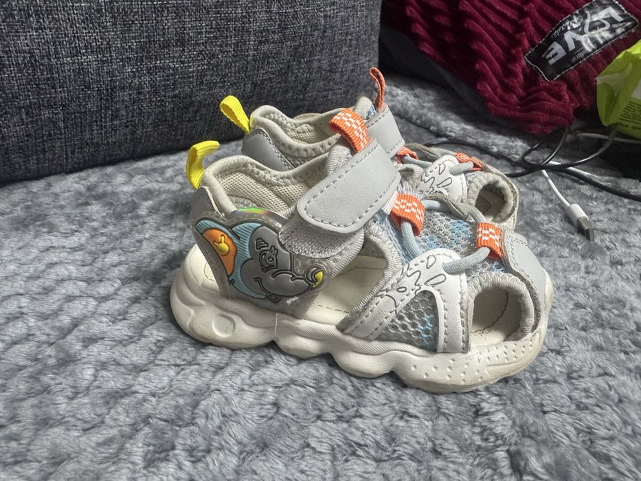 Детские сандали