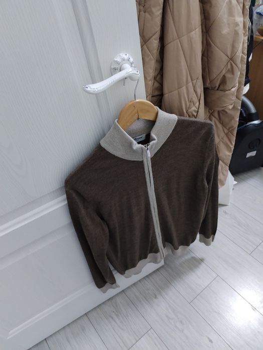 Брендовая кофта с замком