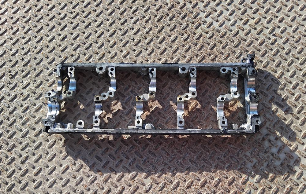 Оригинален капак клапани Тава  за VW 2.0 BiTDI 180 204 к.с. за  Amarokн T5 T6 Passat
