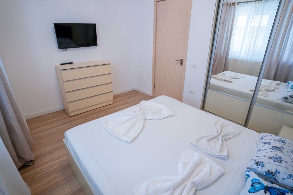 Apartament 2 camere Mamaia cu parcare vedere lac