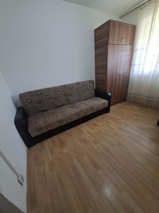 Garsoniera Etaj 1 Podu Ros Cantemir cu Baie!