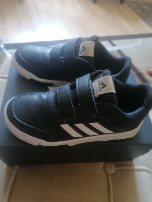 Маратонки за момче Adidas  размер 34