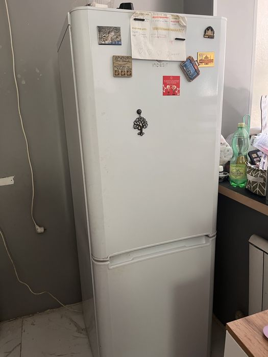 Indesit холодильник