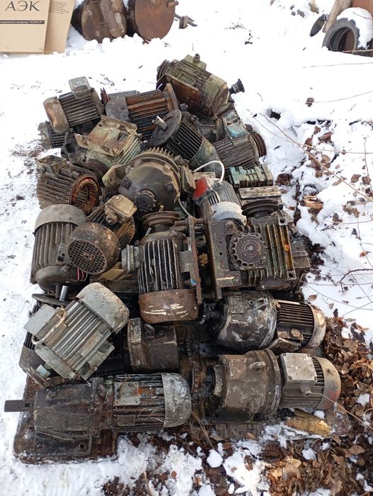 Продам электромоторы редукторы