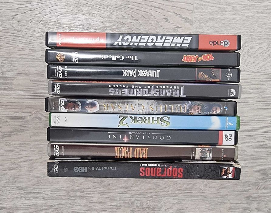 Lot colectie de 70 de Jocuri PC Clasice Retro, 9 Filme DVD, Colectie discuri Audio