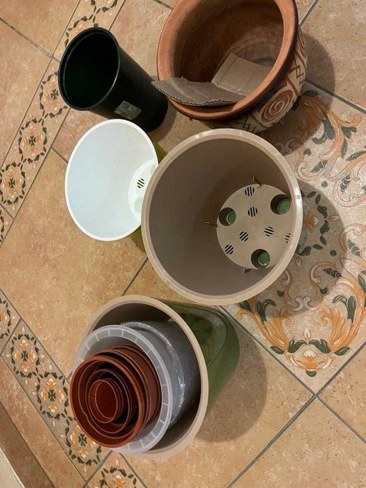 Горшки для цветов разные Срочно!