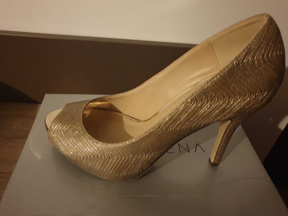 Pantofi cu platforma aurii Otter