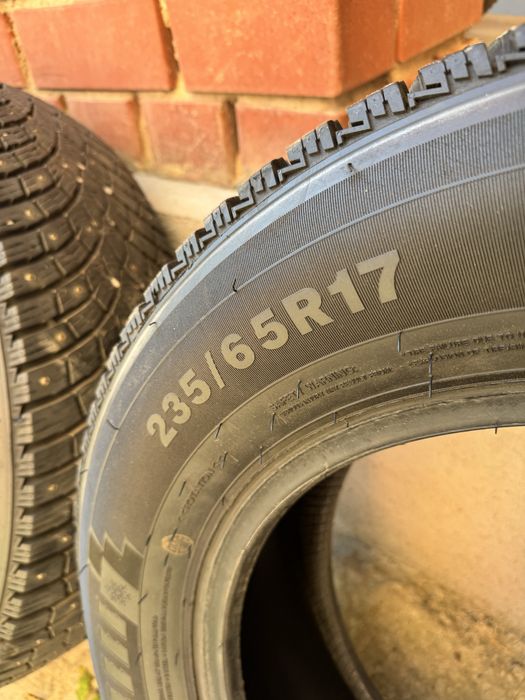 Комплект TRIANGLE ICE LYNX 235 - 65 - R17 шипы