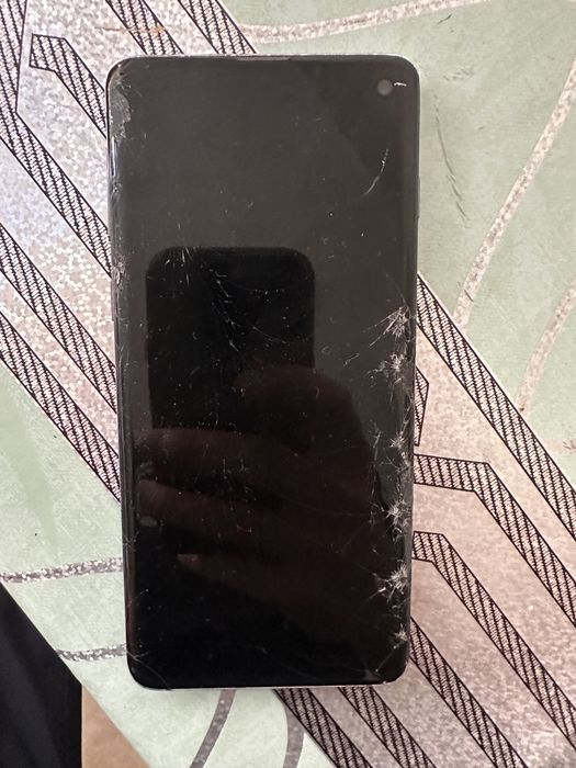 Samsung s10.  Бууууу