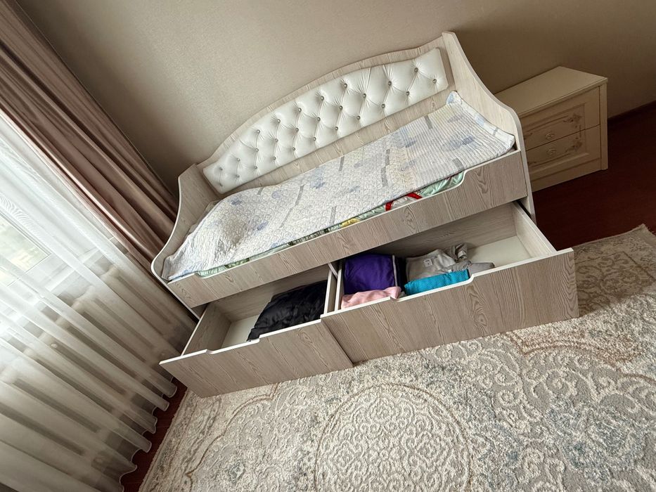 Продаю кровать в хорошом сост.