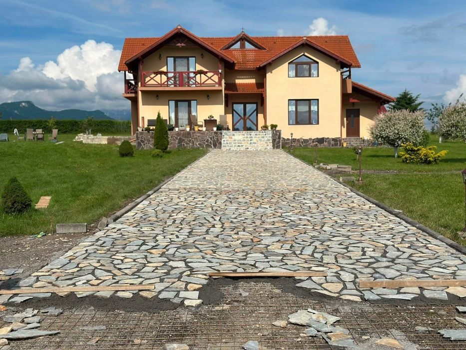Piatra naturala de munte rezistentă la trafic greu
