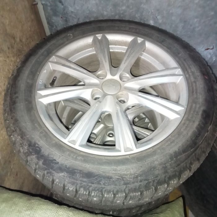 Продам резину с дисками.