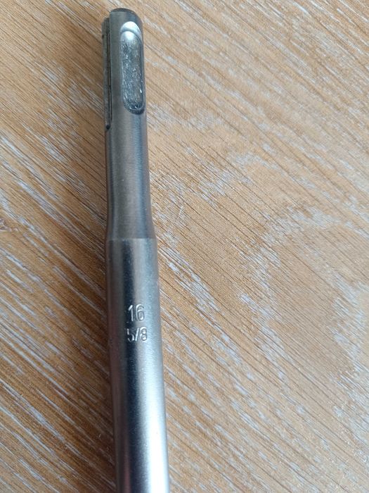 Burghiu și dalta beton