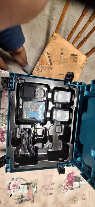Продавам Marital CC301DZ с акумулаторни батерии от MAKITA със зарядно