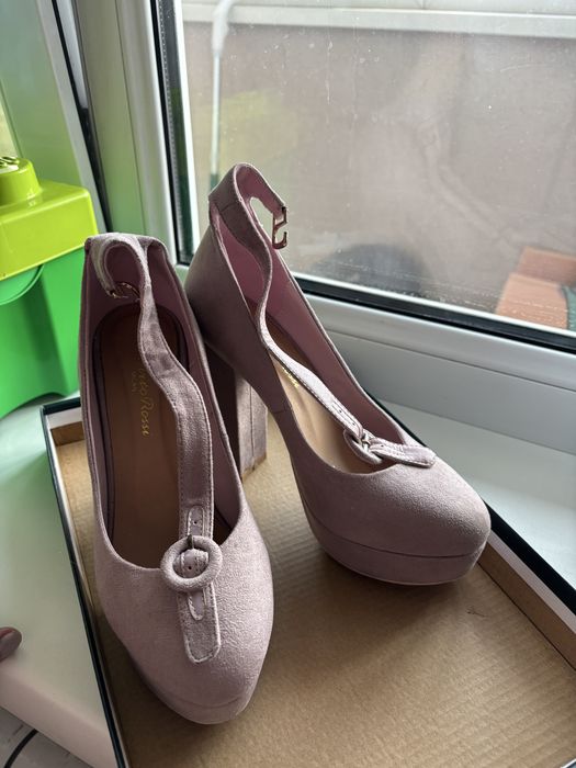 Продам туфли замшевые