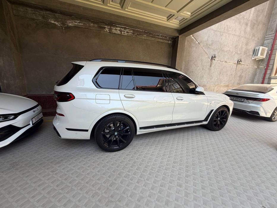 Nasiya savdoga Bmw X7 40i